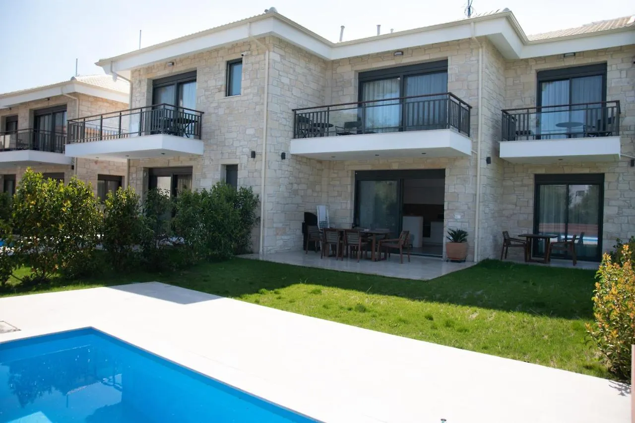 Pietra Mare Villas Polychrono 0*,