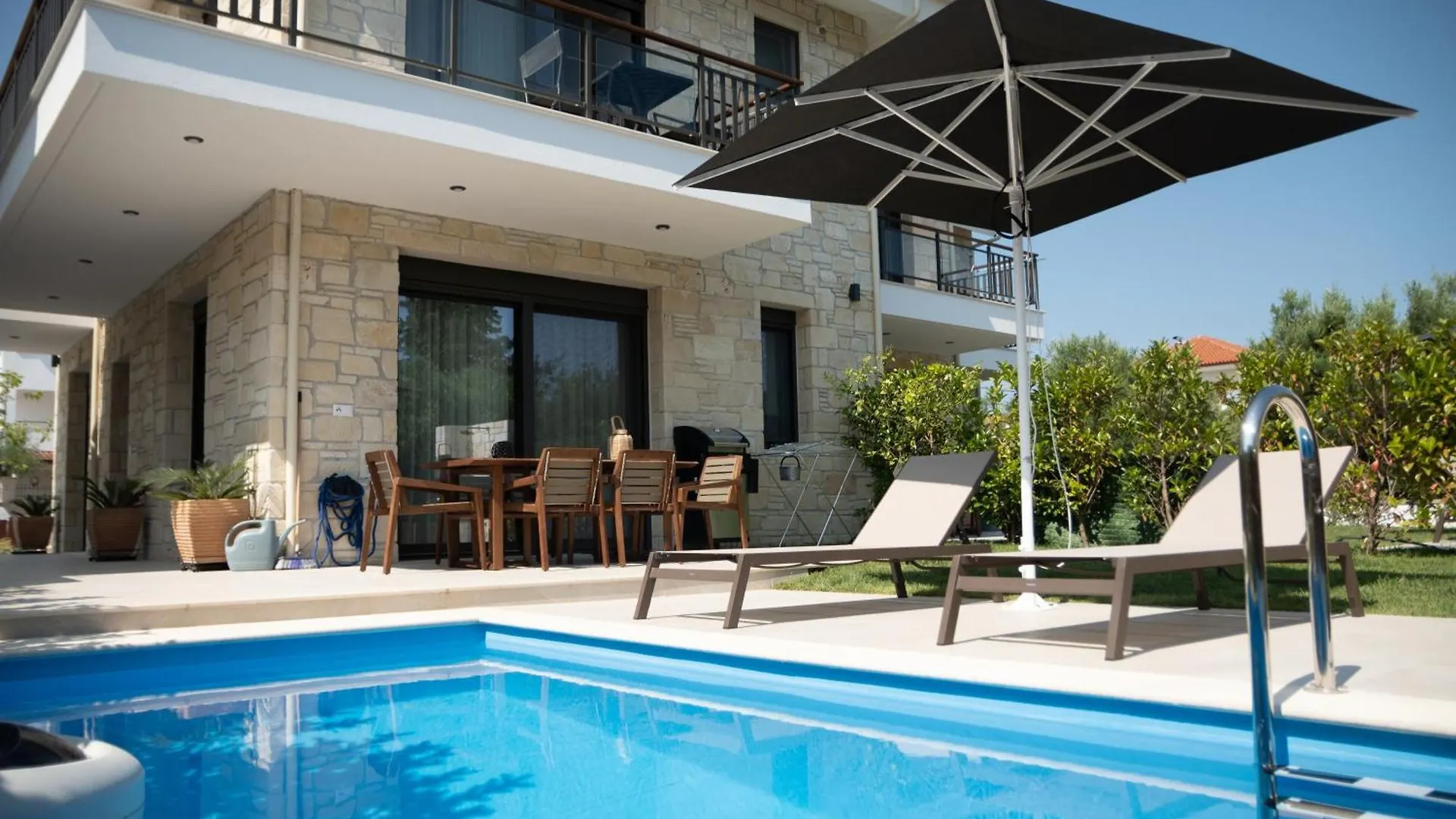 Pietra Mare Villas Polychrono