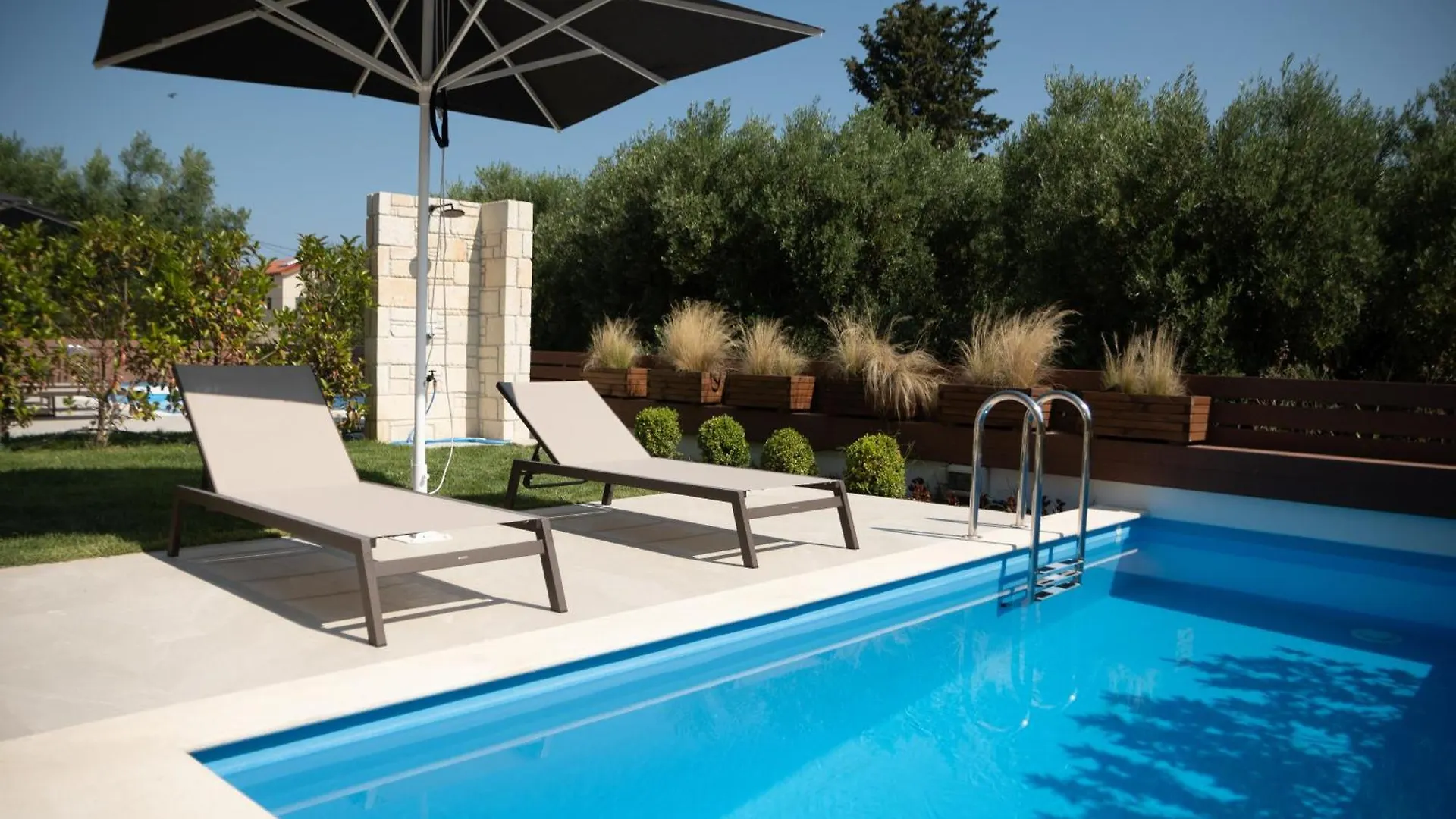 Pietra Mare Villas Polychrono