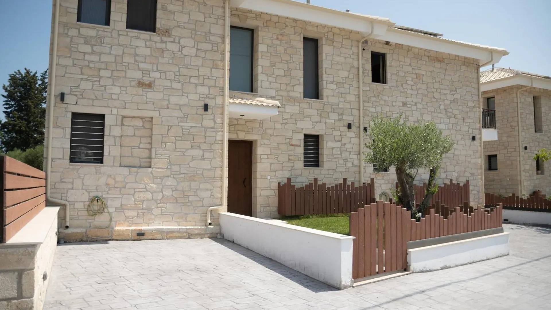 Pietra Mare Villas Polychrono