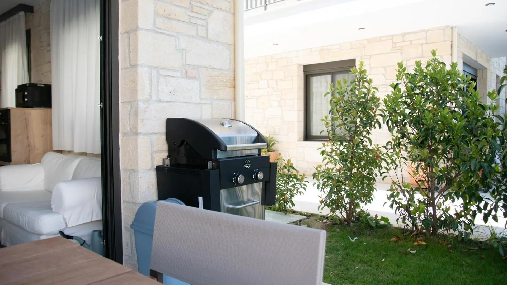 Pietra Mare Villas Polychrono