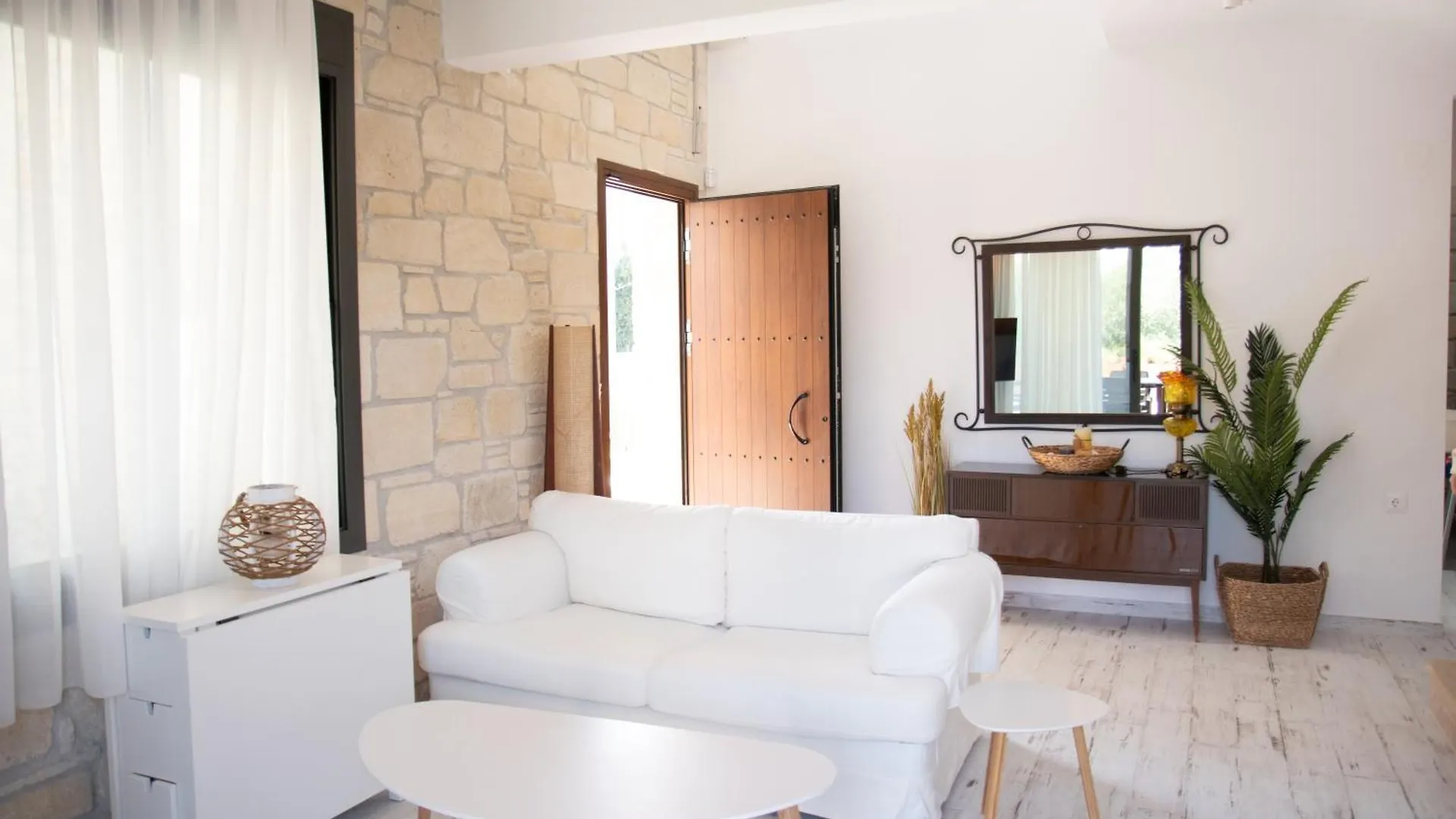 Pietra Mare Villas Polychrono 0*,