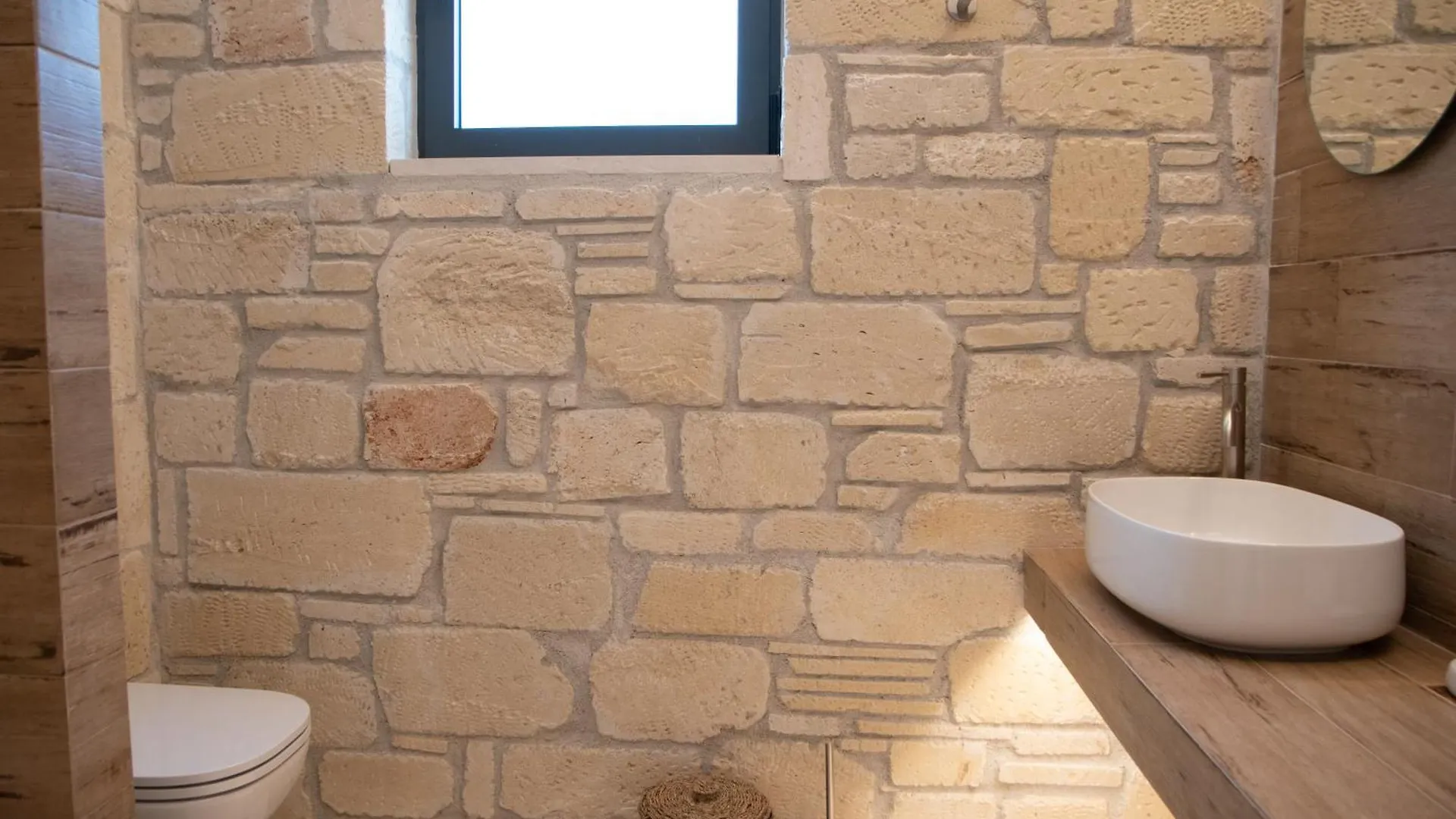 Pietra Mare Villas Polychrono