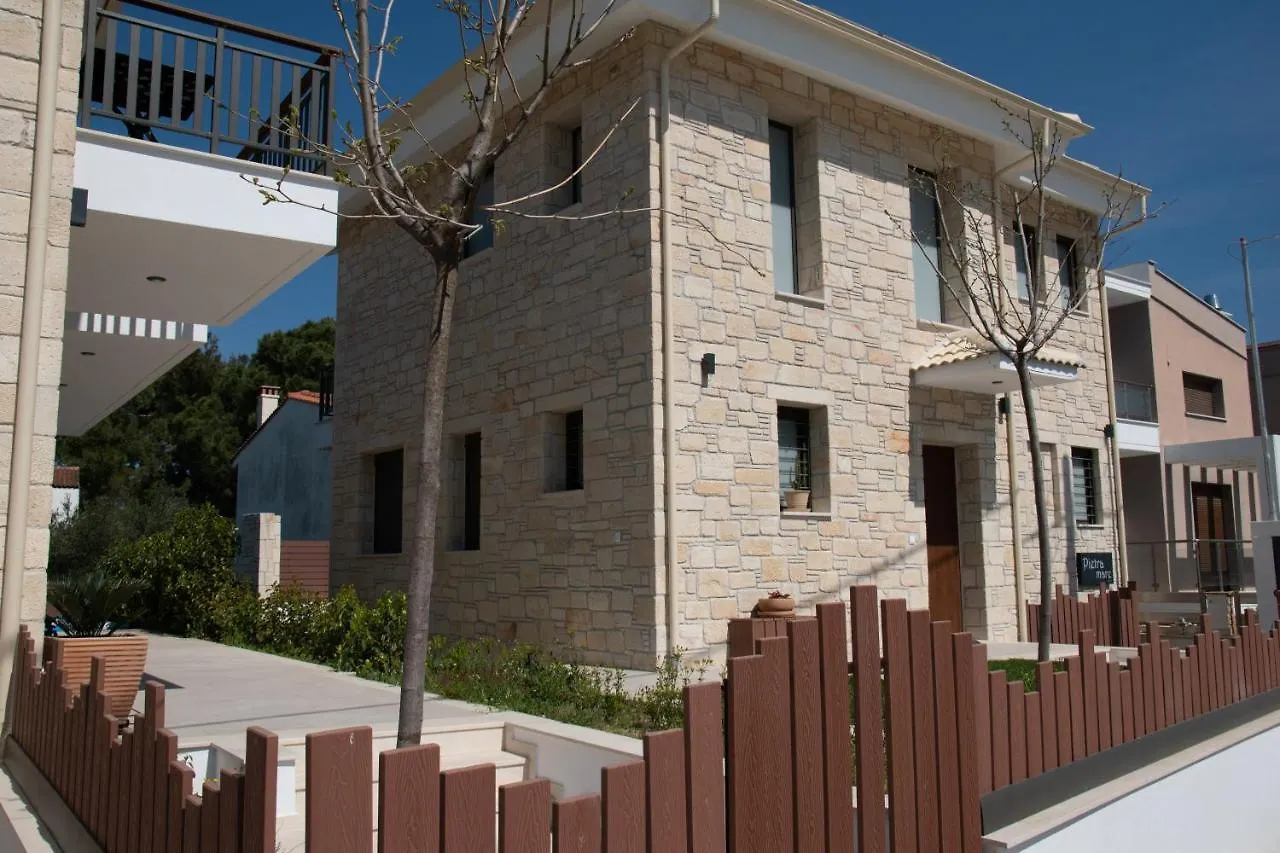 Pietra Mare Villas Polychrono
